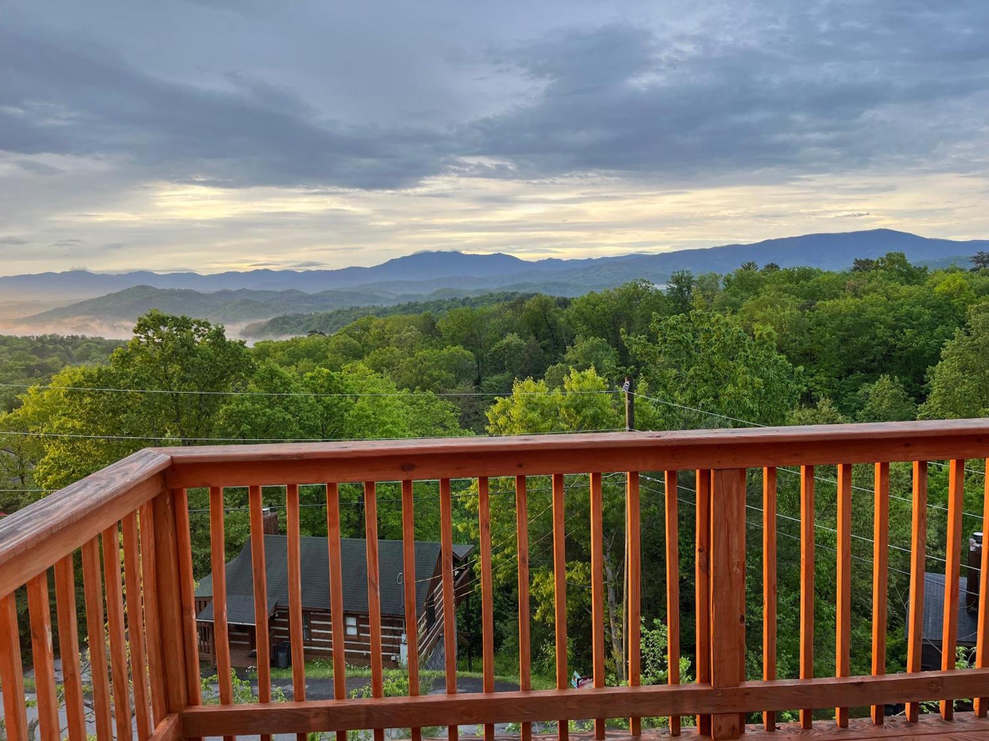 A Walk In The Clouds By Eden Crest Villa Sevierville Eksteriør billede